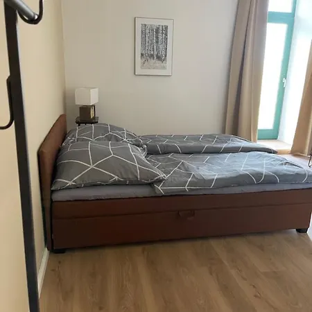 Apartment Radlerzimmer Mit Duschbad Und Minikueche In Neu Gaarz, Mitten In Der *