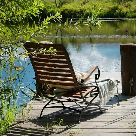 Radlerzimmer Mit Duschbad Und Minikueche In Neu Gaarz, Mitten In Der